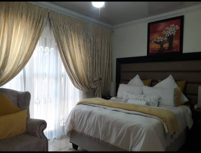 3 BEDROOM HOUSE FOR SALE IN RUSTENBURG NORTH